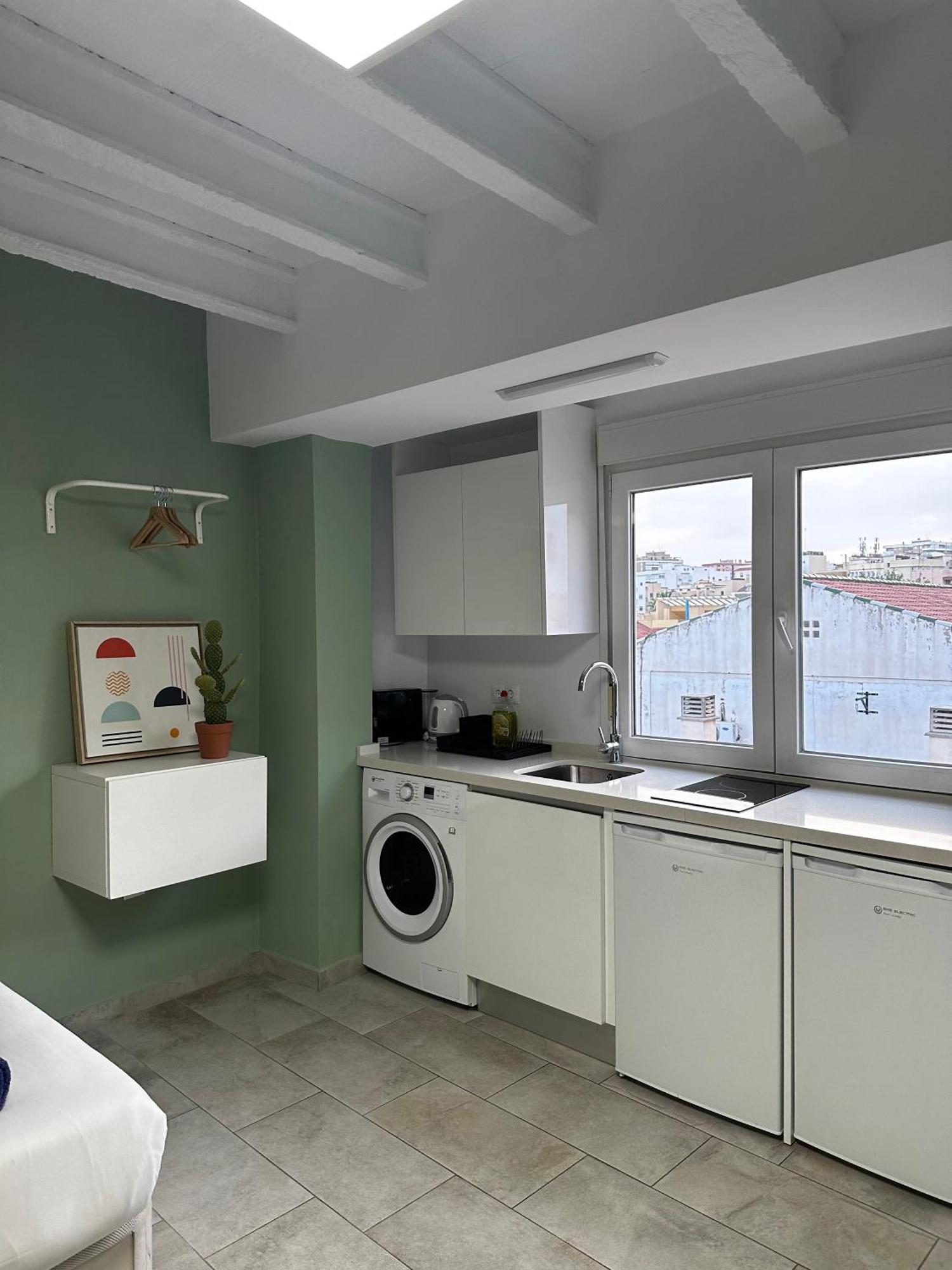 Lovely Studio Apartment With Terrace Малага Екстер'єр фото